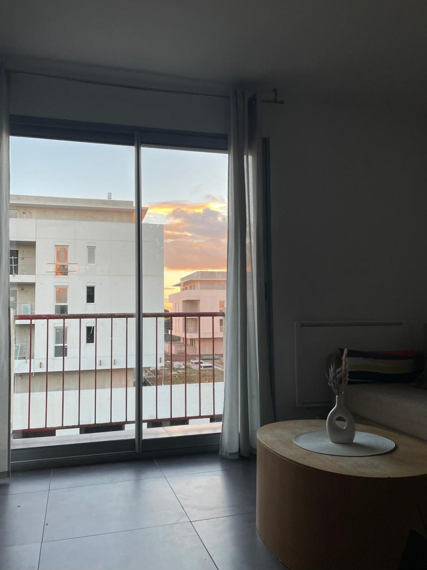 Ferienwohnung Magnifique T3 Quartier Pres D'Arenes Tram Au Pied De L'Immeuble Montpellier Exterior foto